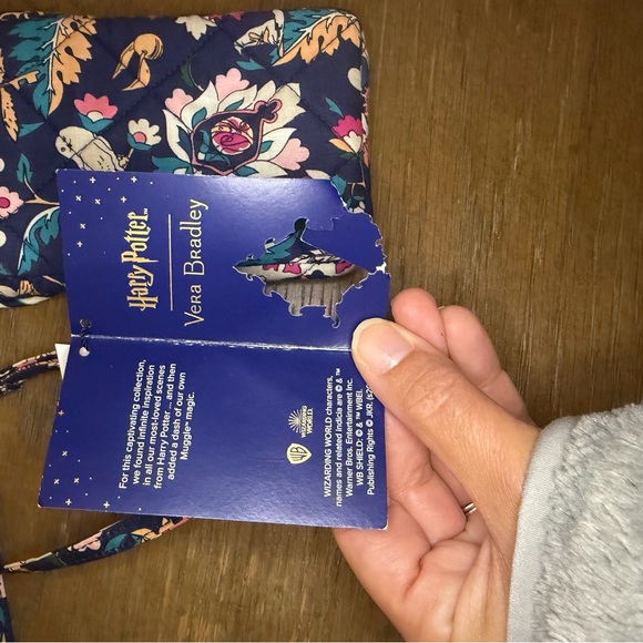 VERA BRADLEY Harry Potter Home to Hogwarts Carson Cell Phone Crossbody Bag Case - Picture 8 of 9